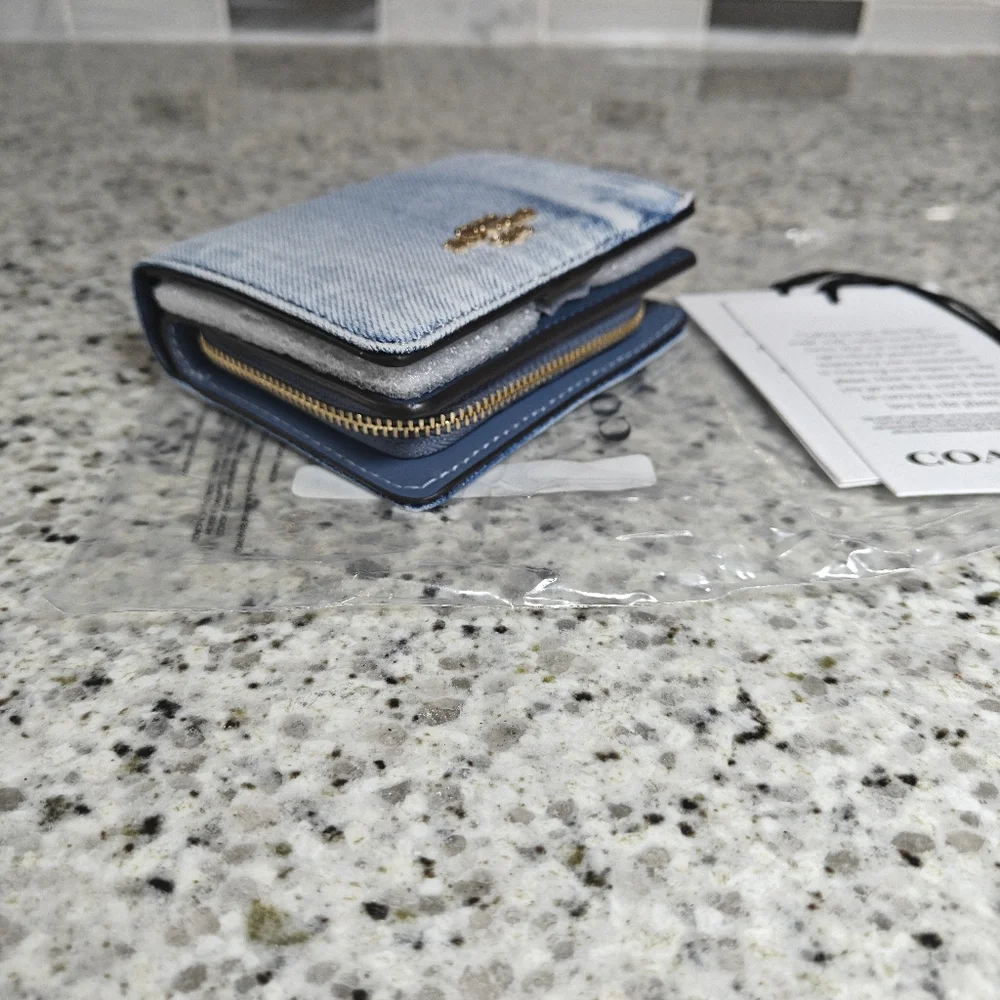 Coach Snap Wallet In Loved Denim With Charm - Picture 5 of 10